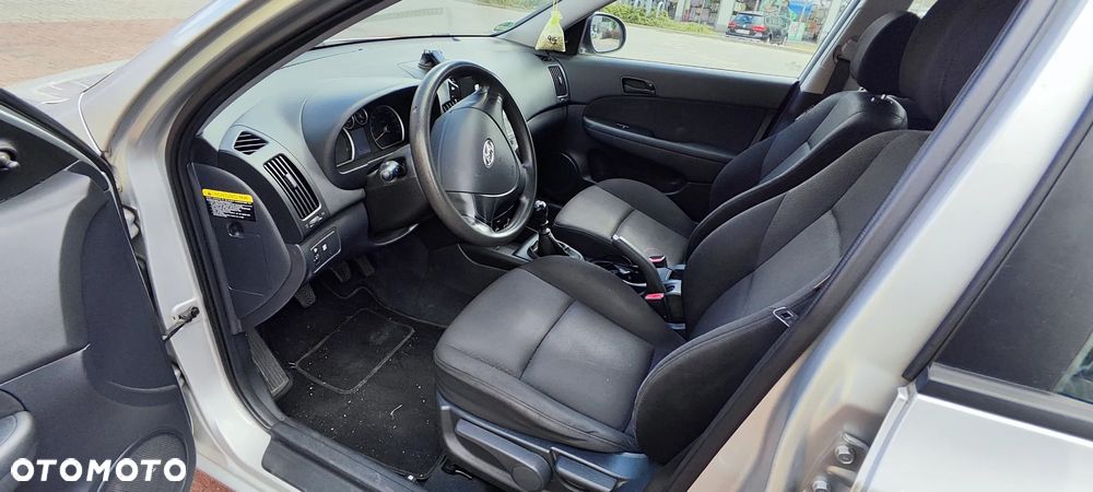 Hyundai i30 1.4 Base - 17