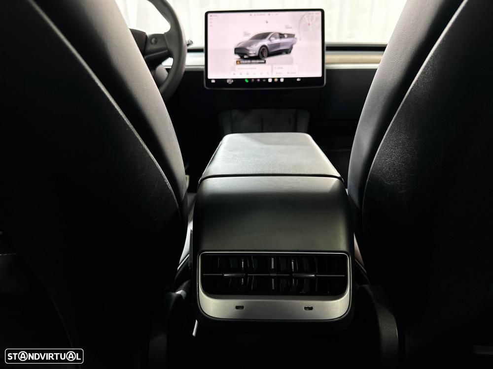 Tesla Model Y Performance Dual Motor AWD - 22