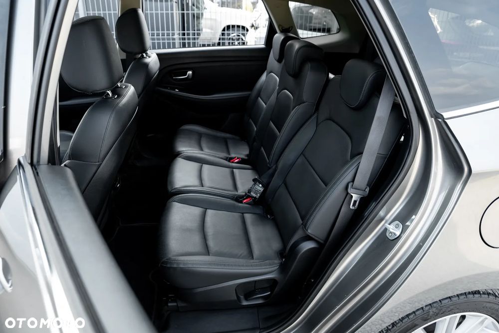 Kia Carens 1.6 GDI S 7os - 21