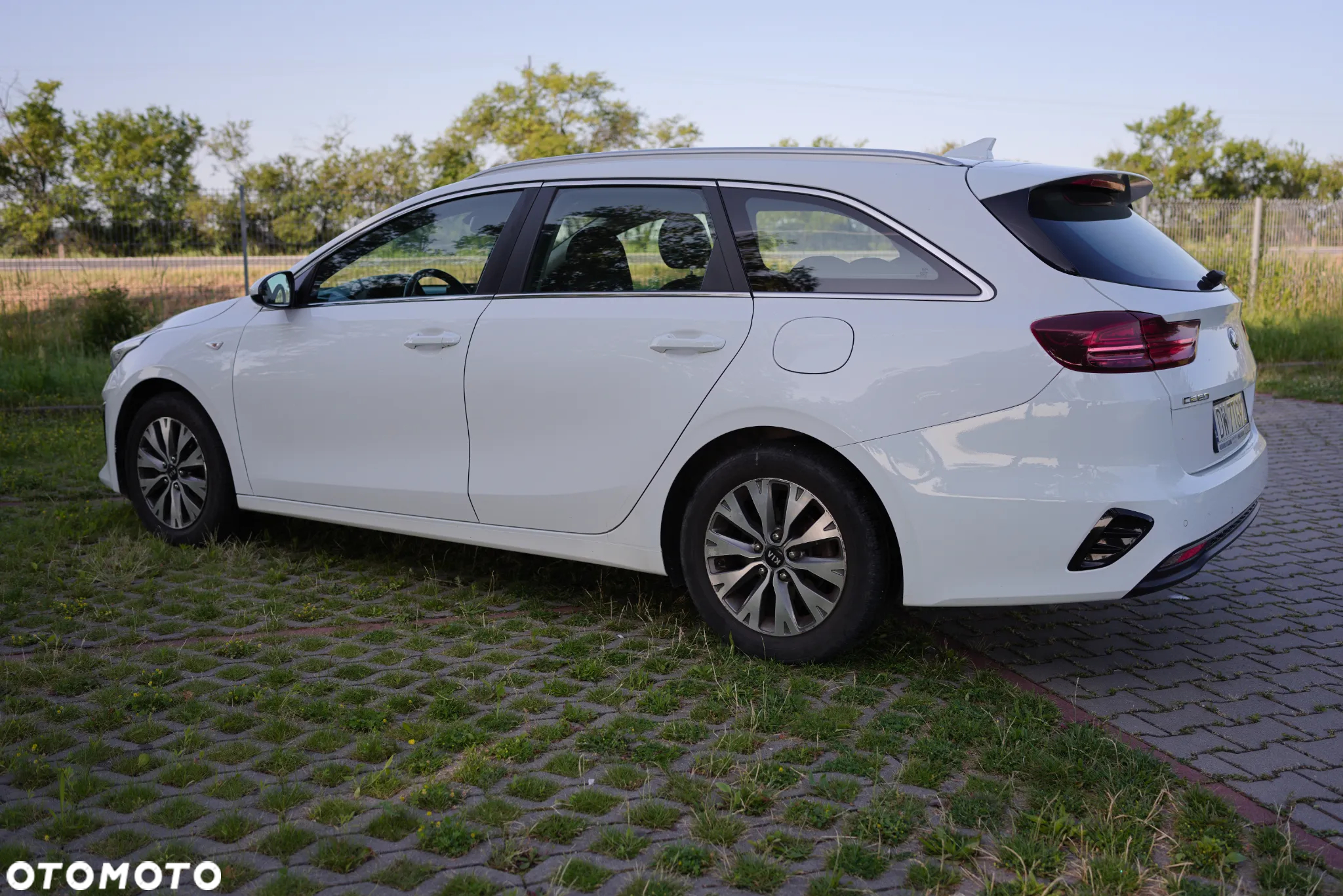 Kia Ceed 1.4 T-GDI L Business Line Plus DCT - 10