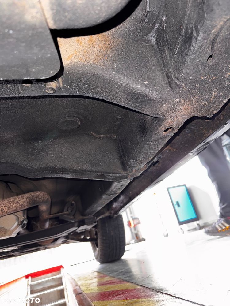 Suzuki Grand Vitara 1.9 DDiS Comfort+ DPF - 29
