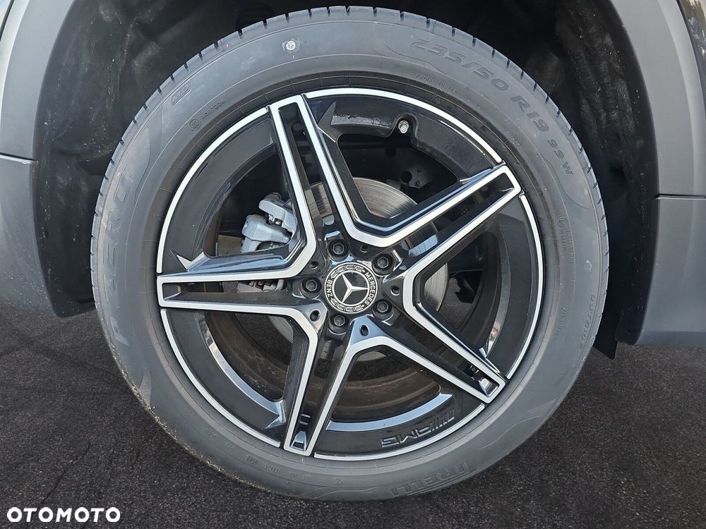 Mercedes-Benz GLB - 9