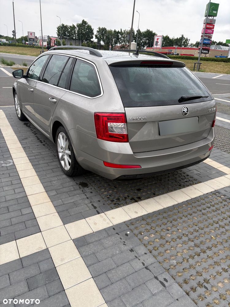 Skoda Octavia 2.0 TDI Elegance DSG - 3