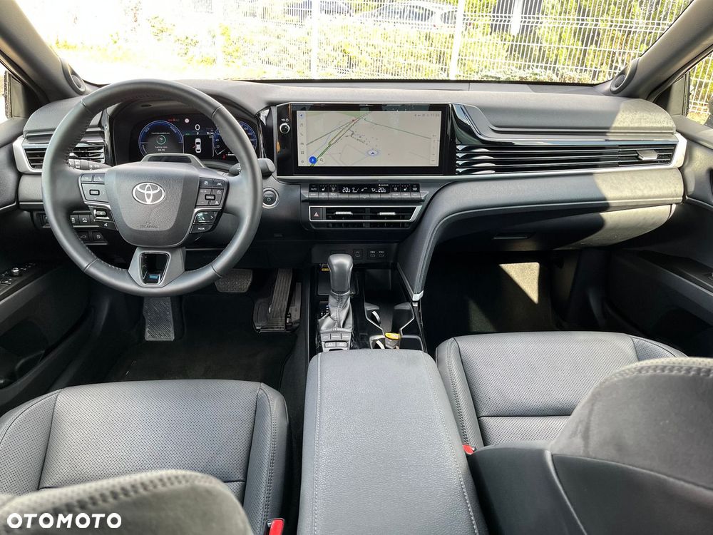 Toyota Camry - 5