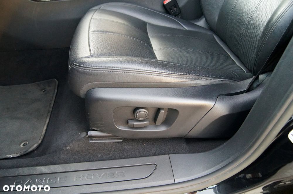 Land Rover Range Rover Evoque 2.0 D165 mHEV SE - 22