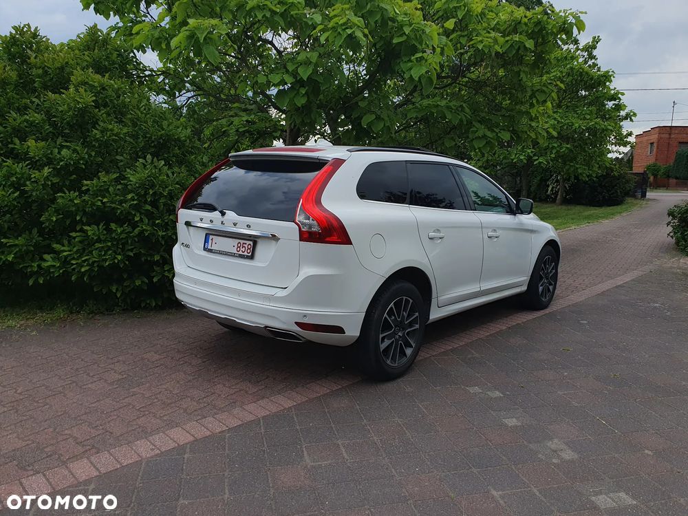 Volvo XC 60 D4 Geartronic Momentum - 4