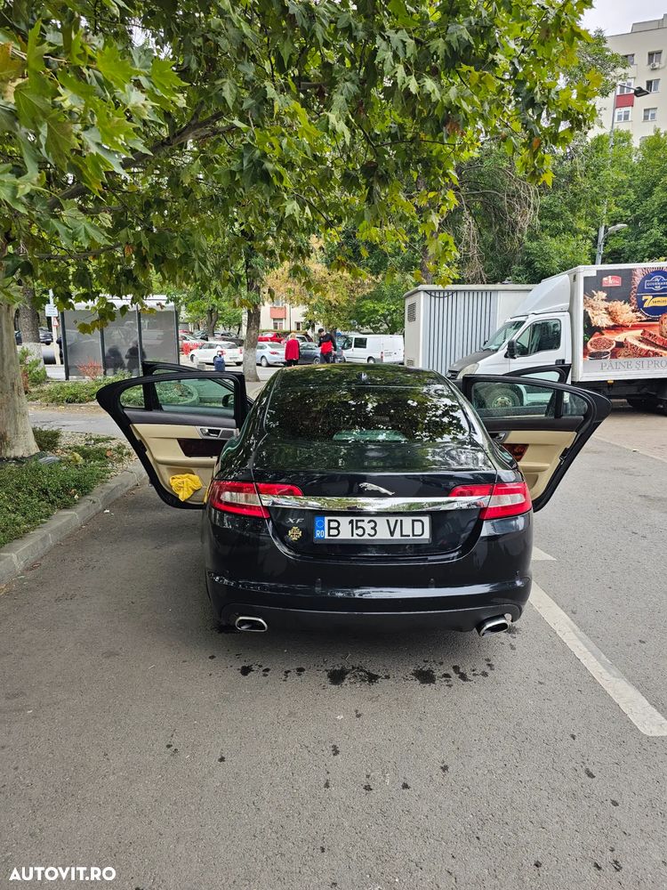 Jaguar XF 3.0 Premium Luxury Aut - 9