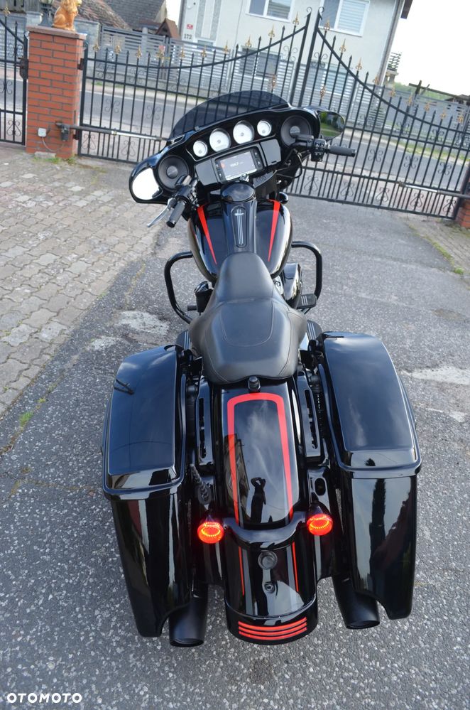 Harley-Davidson Touring Street Glide - 2