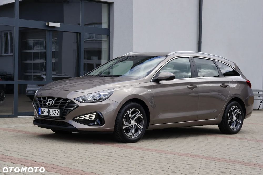 Hyundai i30 1.5 T-GDI 48V Comfort DCT - 1