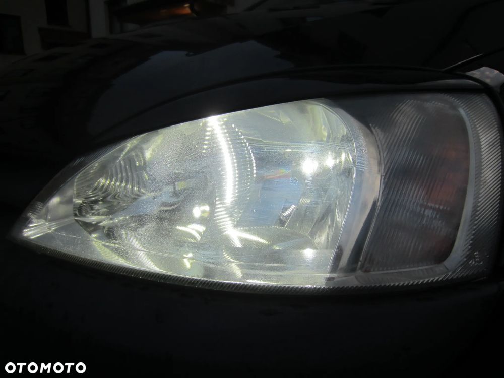 Opel Corsa 1.4 16V - 16