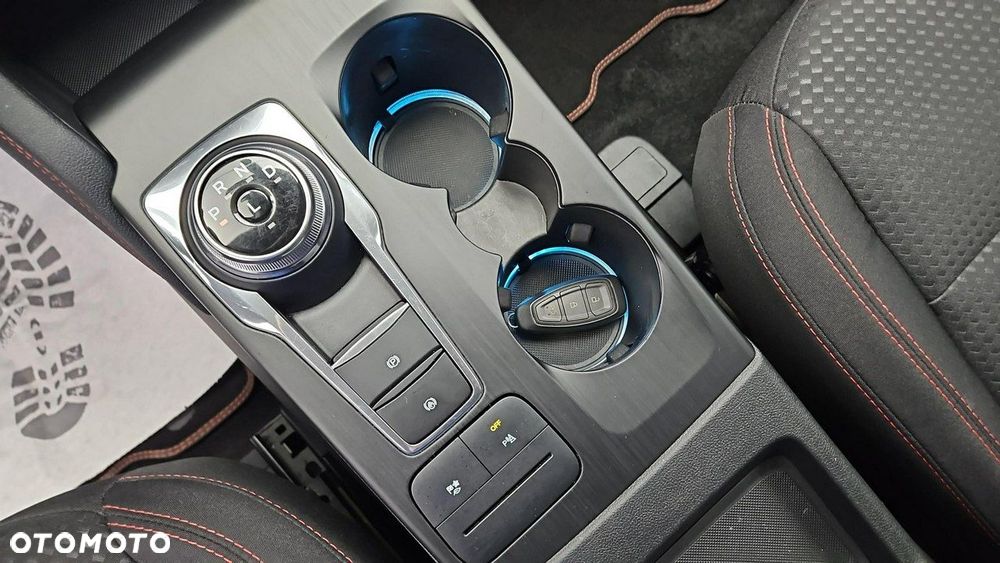 Ford Kuga 2.5 FHEV FWD ST-Line - 18