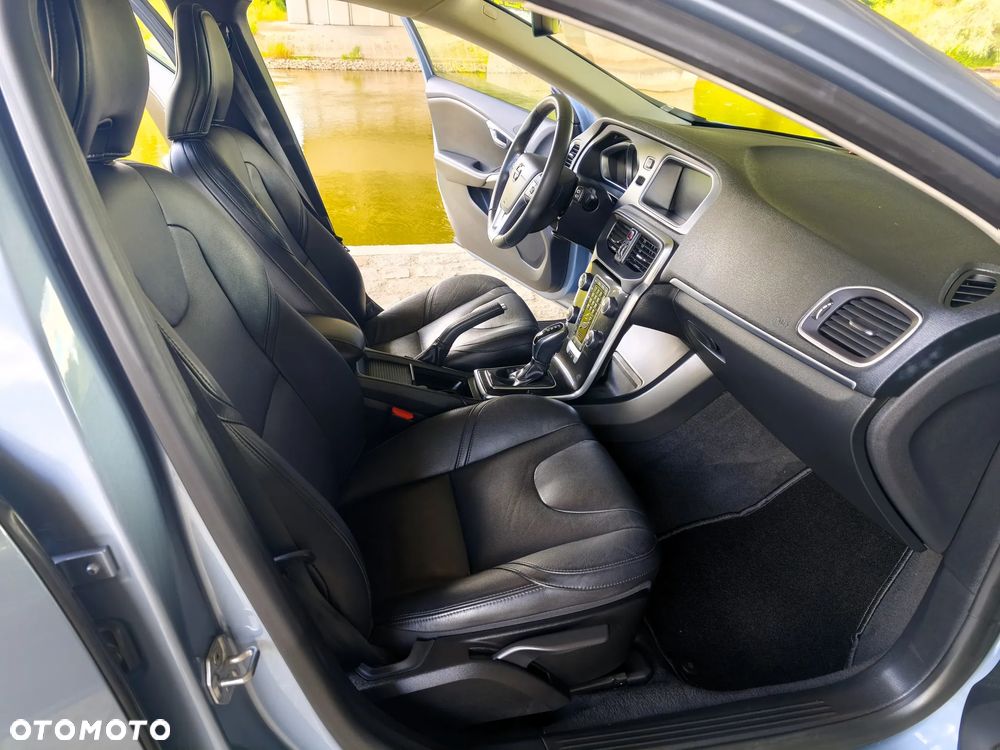 Volvo V40 T2 Drive-E Momentum - 25