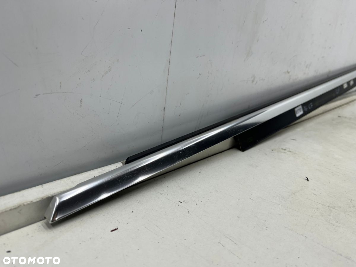 Listwa Audi A6 C7 10-18r. LEWA przednia listwa zgarniająca zewnętrzna drzwi lewy przód 4g0853283 - 2