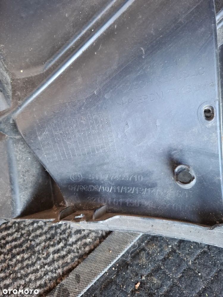 Ślizg mocowanie prawe BMW 1 51117459710 - 3