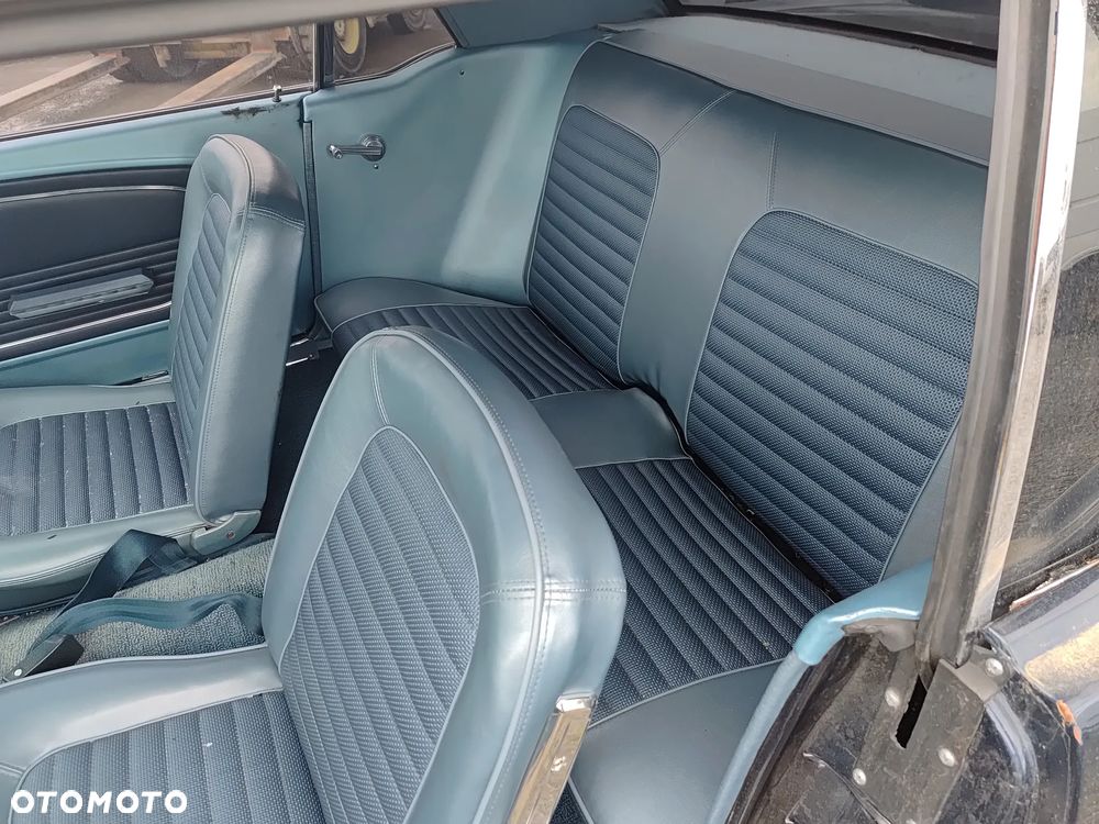 Ford Mustang - 33