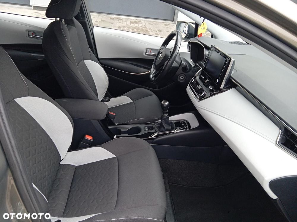 Toyota Corolla - 12