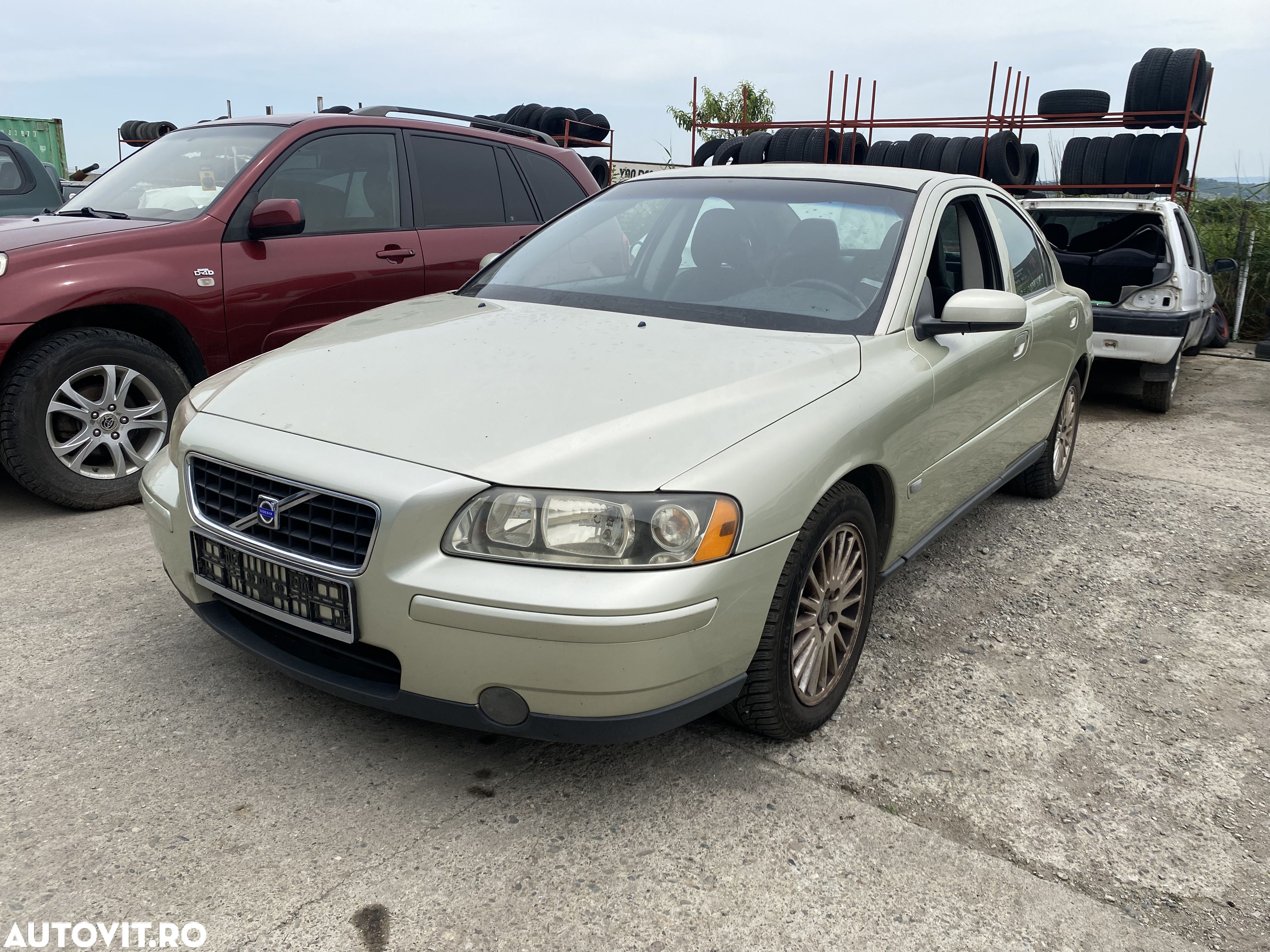 Dezmembrez piese Volvo S60 - 1