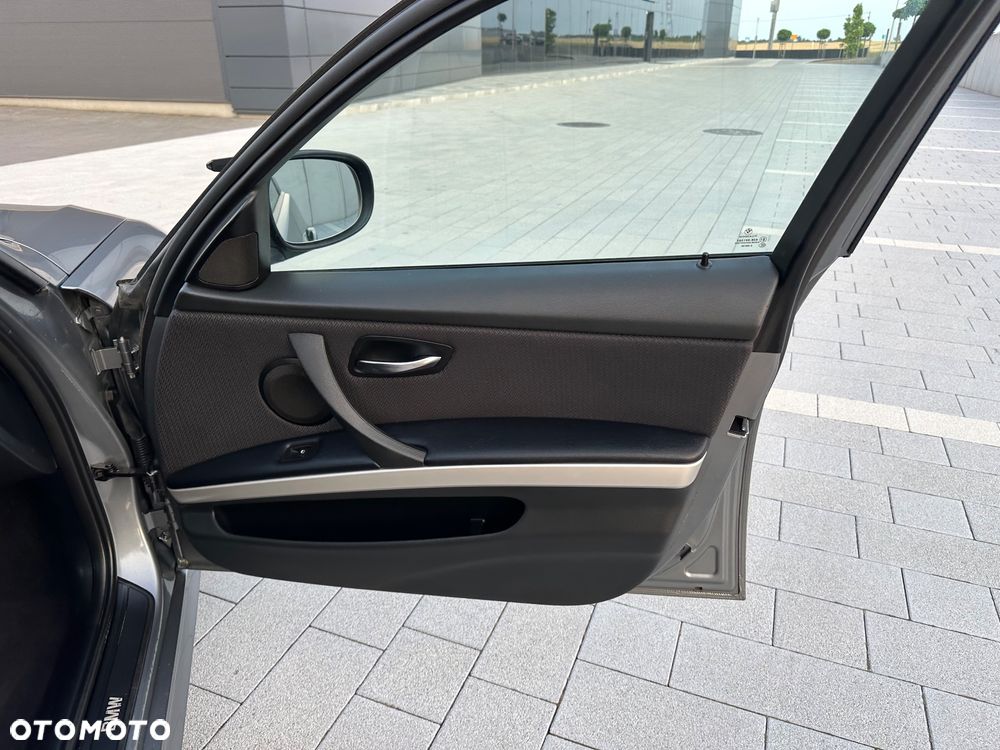 BMW Seria 3 320d Efficient Dynamic Edition Blue Performance Sport Line - 19