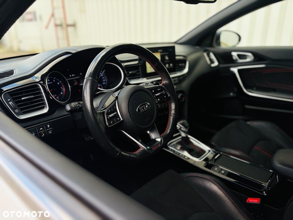 Kia ProCeed 1.6 T-GDI GT DCT - 14
