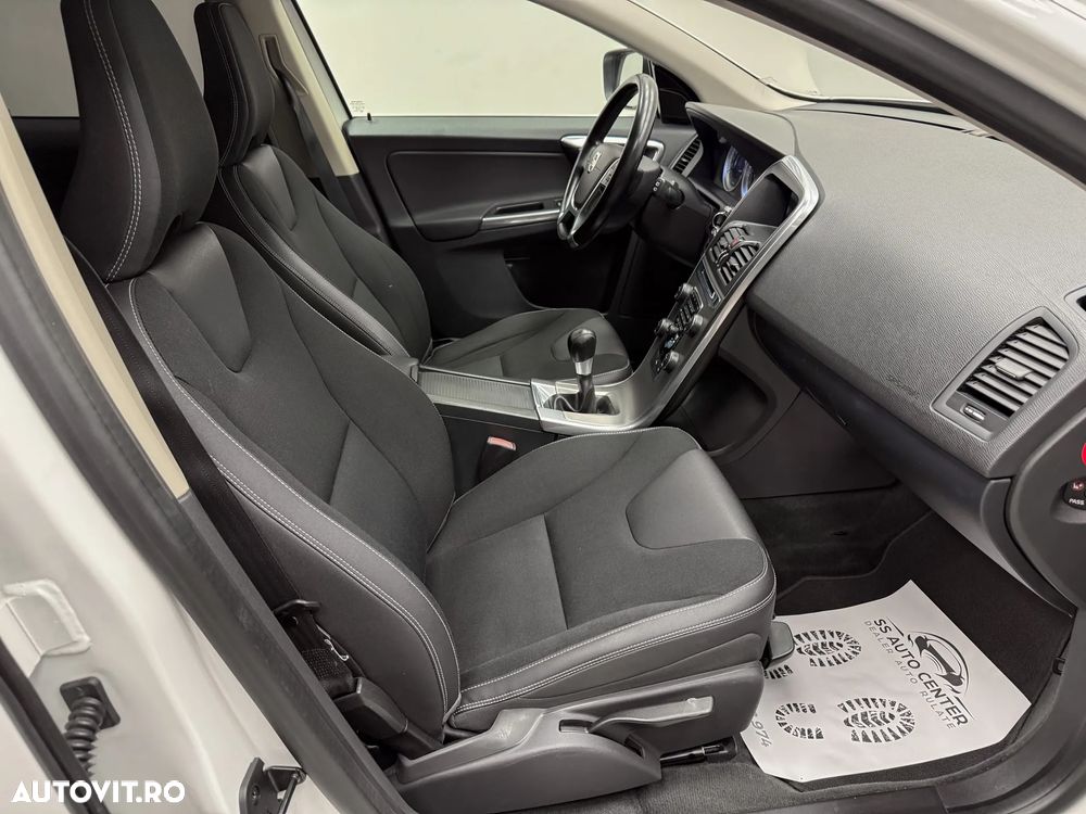 Volvo XC 60 D4 Momentum - 14