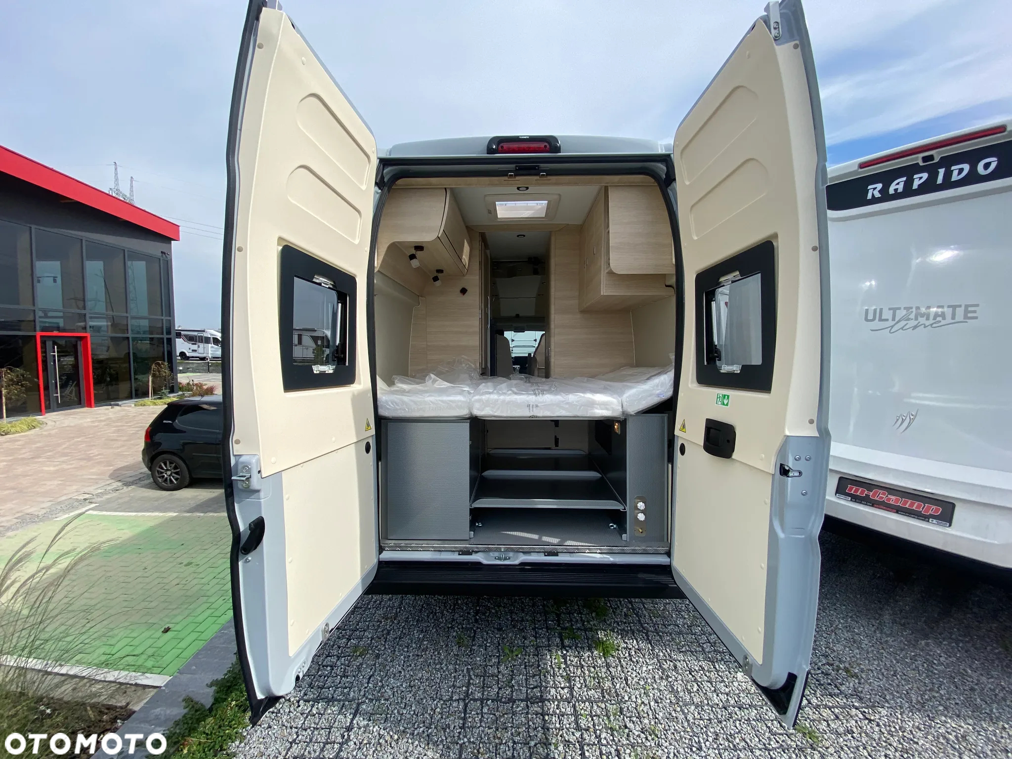 Rapido Fourgon V65 XL - 5