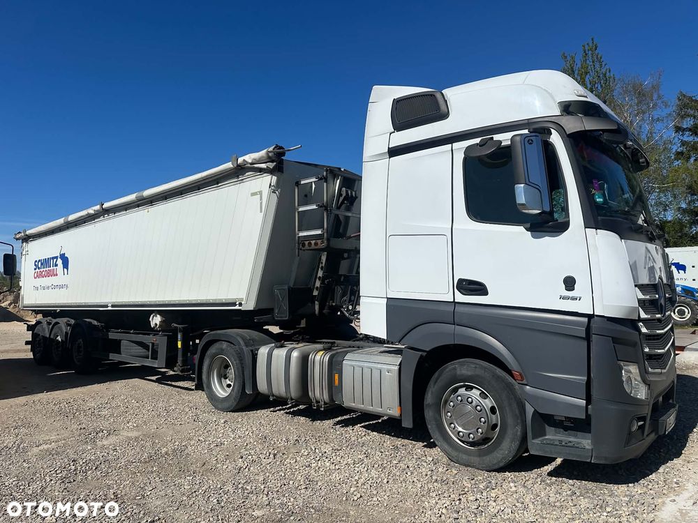 Mercedes-Benz Actros - 3