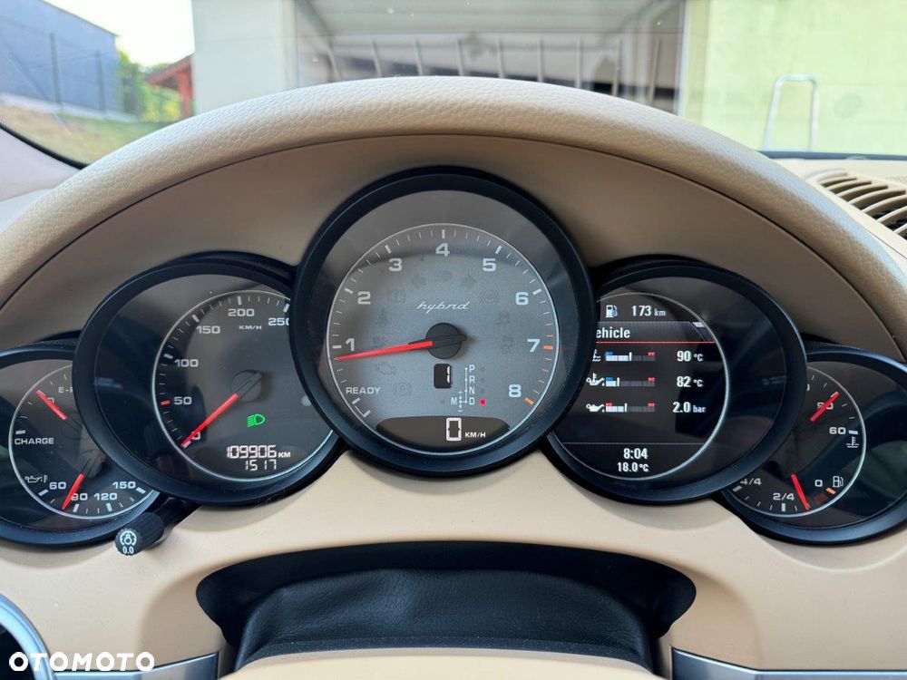 Porsche Cayenne - 25