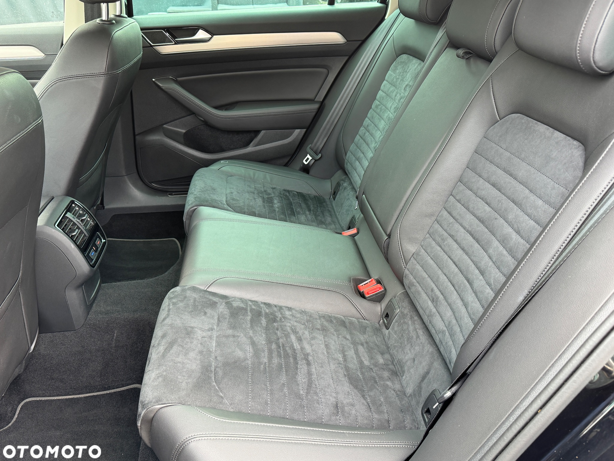 Volkswagen Passat - 10