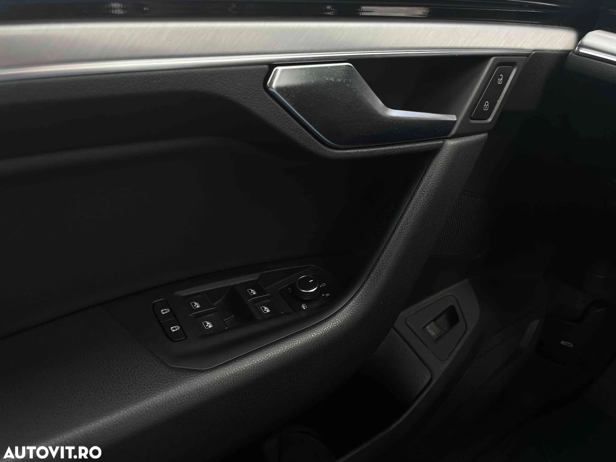 Volkswagen Touareg - 11