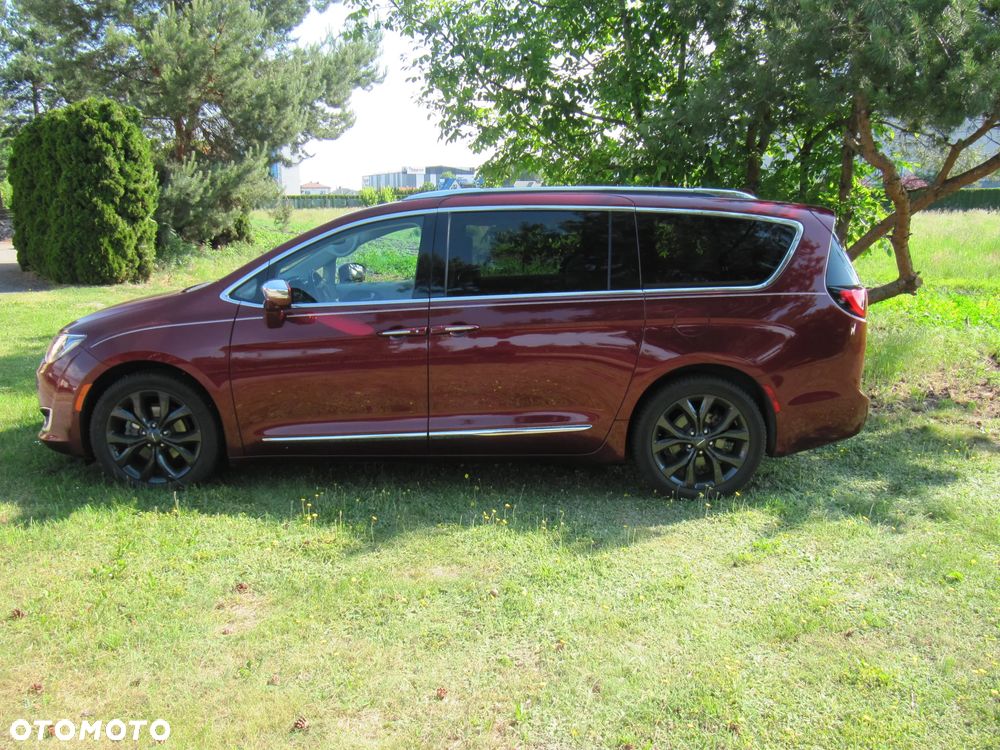 Chrysler Pacifica - 5