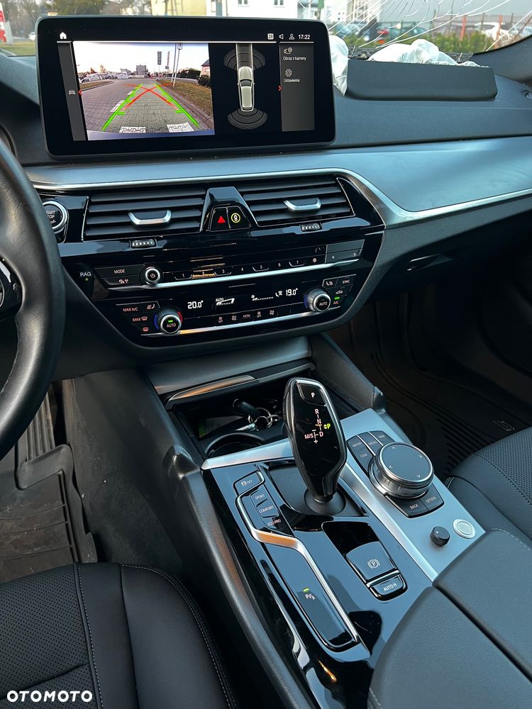 BMW Seria 5 530i xDrive - 14