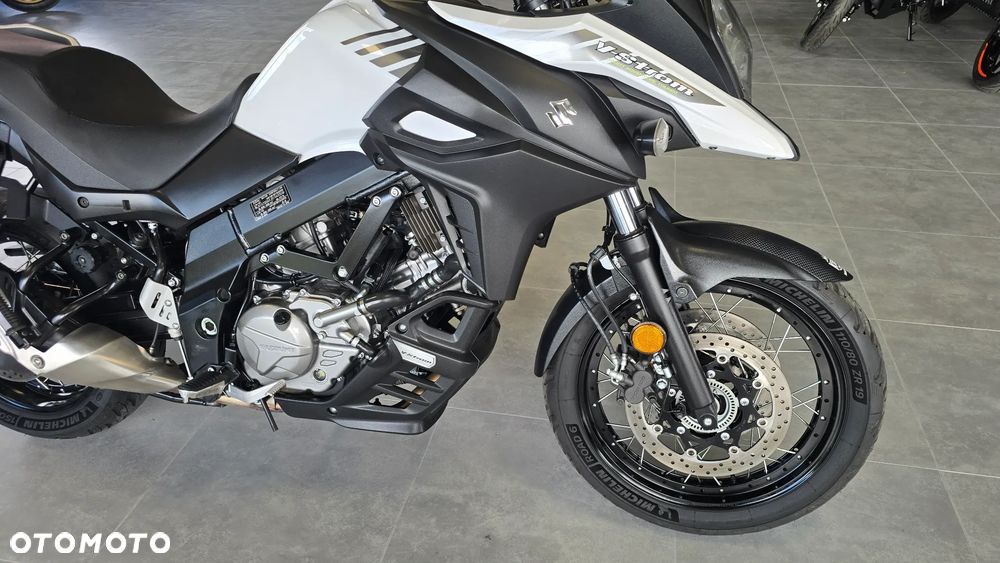 Suzuki V-STROM - 24