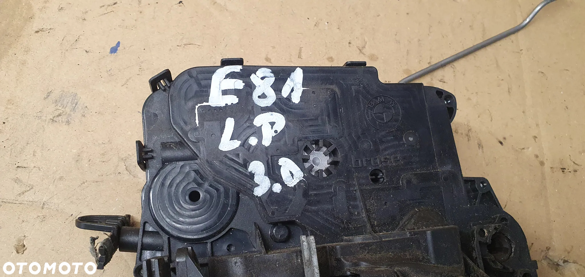 Zamek drzwi lewy przód przedni BMW 1 E81 7059967 - 9