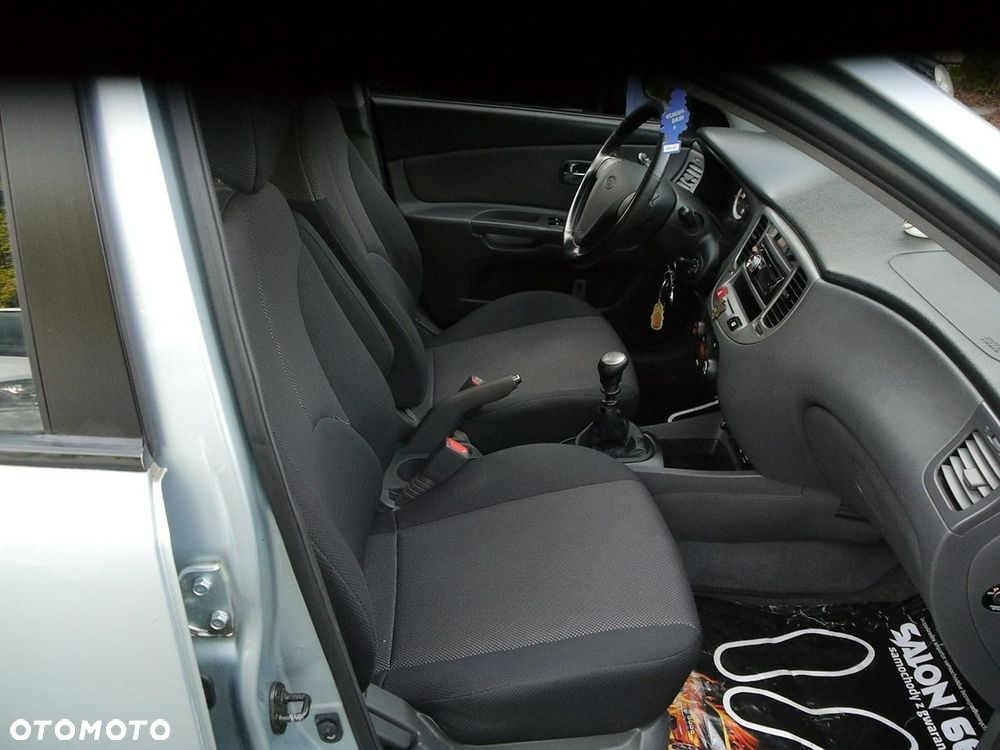 Kia Rio 1.6 EX - 25