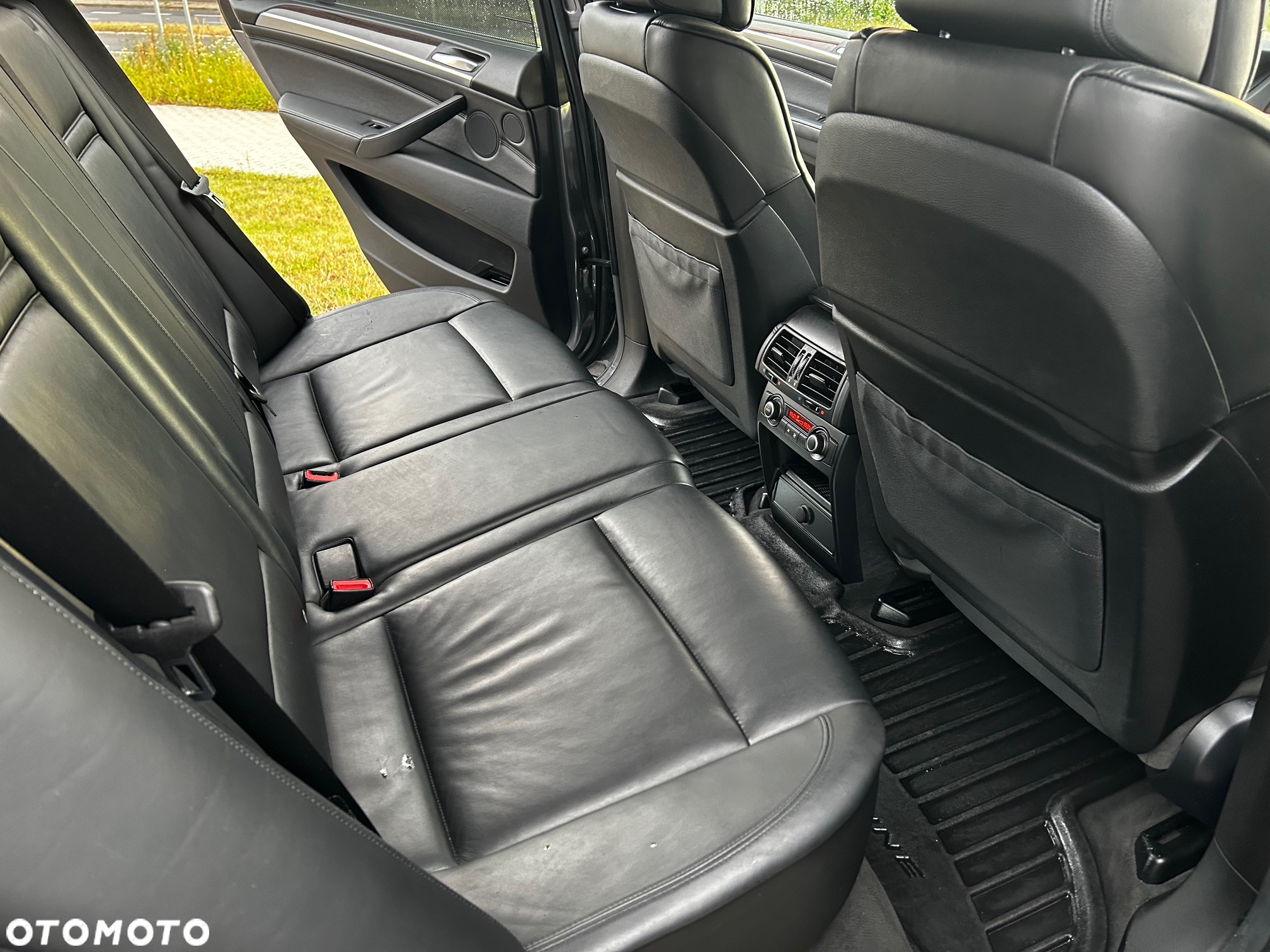 BMW X5 4.8i xDrive - 9