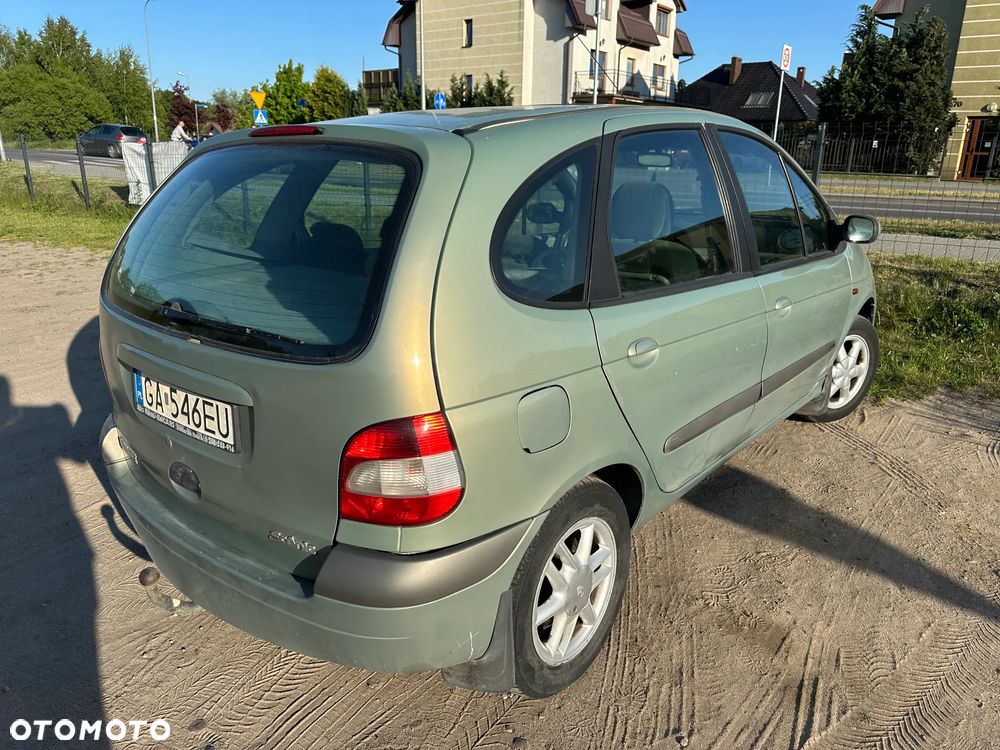Renault Scenic 1.9 dCi Authentique - 8