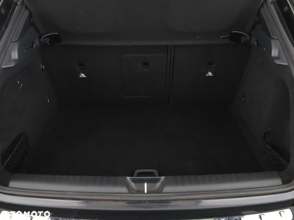 Mercedes-Benz GLA 200 Urban - 21