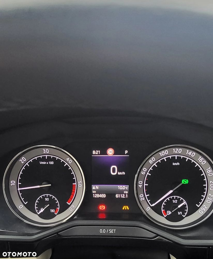 Skoda Superb 2.0 TDI L&K DSG - 19