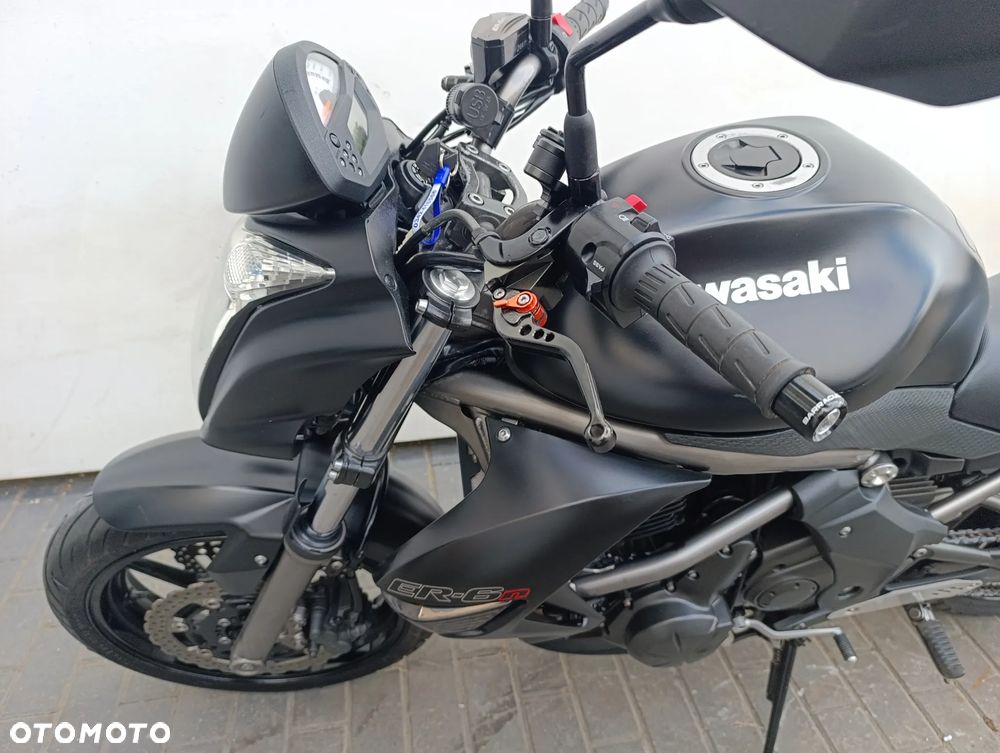 Kawasaki ER - 12