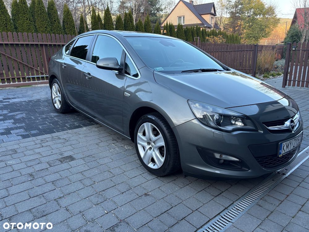 Opel Astra 1.4 T Executive - 21