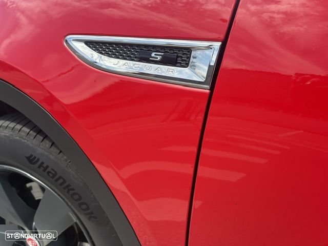 Jaguar E-Pace D150 - 7