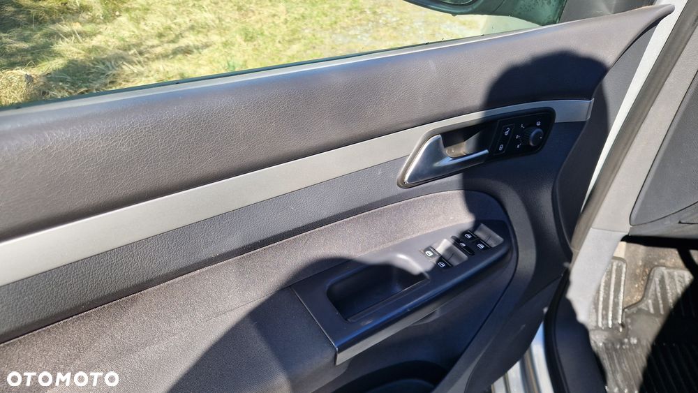 Volkswagen Touran 1.6 TDI DPF DSG Highline - 13