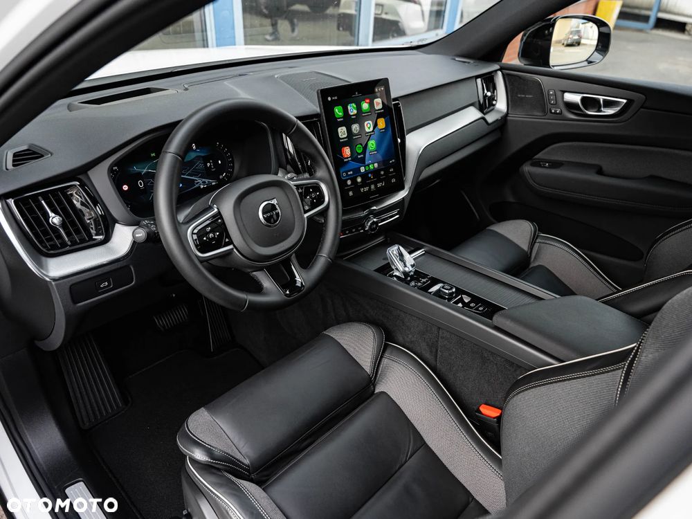 Volvo XC 60 B5 B AWD Plus Dark - 22