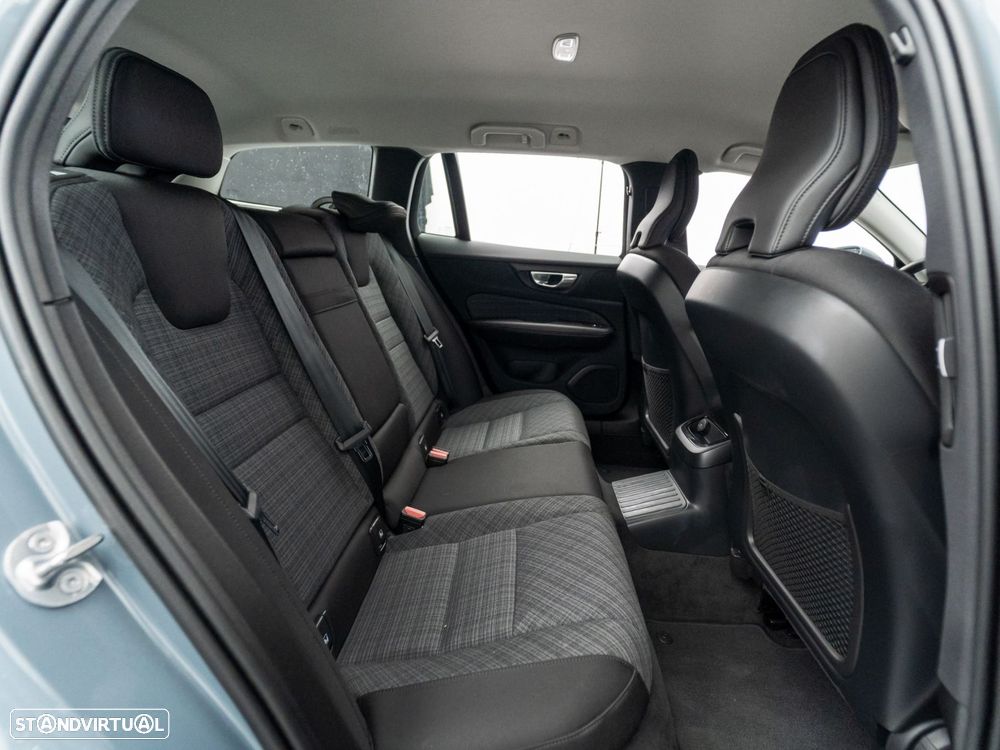 Volvo V60 2.0 T6 AWD TE Essential - 39