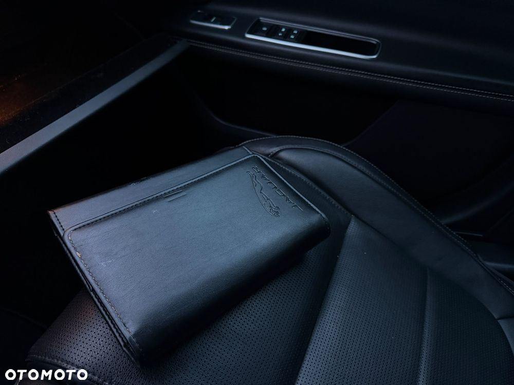 Jaguar XF 3.0 V6 S - 22