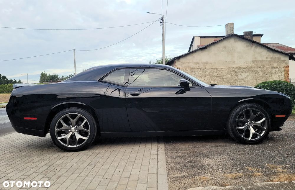 Dodge Challenger - 9