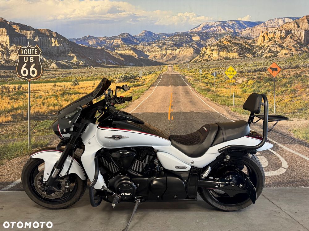 Suzuki Intruder - 5