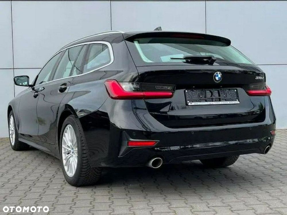 BMW Seria 3 318d Sport Line - 9