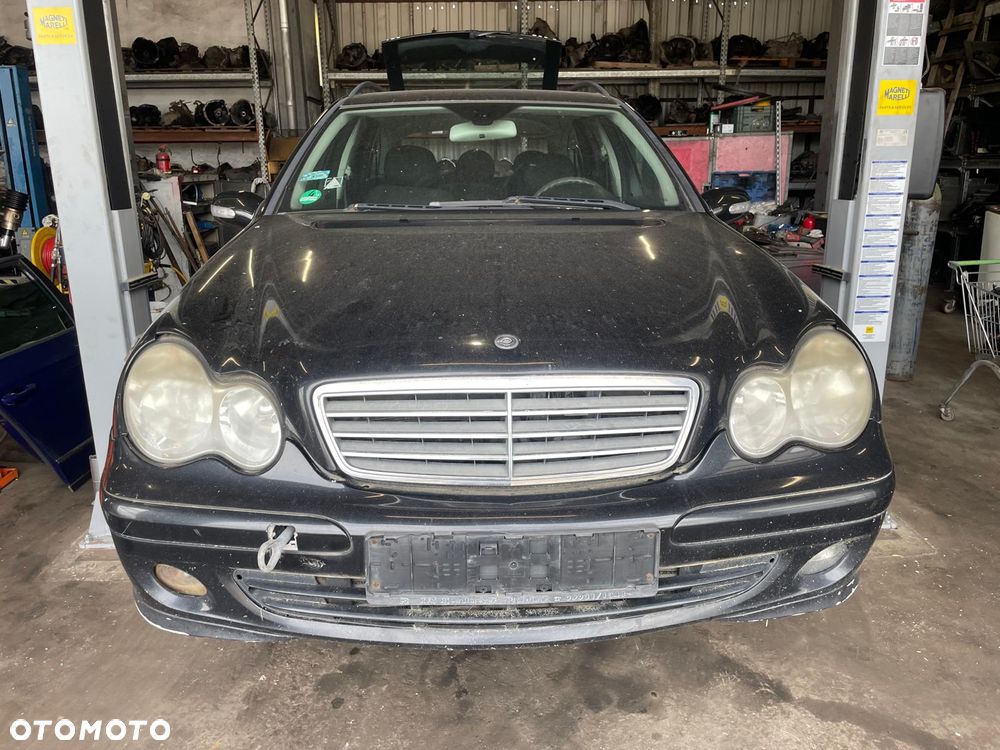 Mercedes C 220 CDI NA  CZĘŚCI!!! Kolor: 197 (czerń obsydianu - lakier metalik) - 1