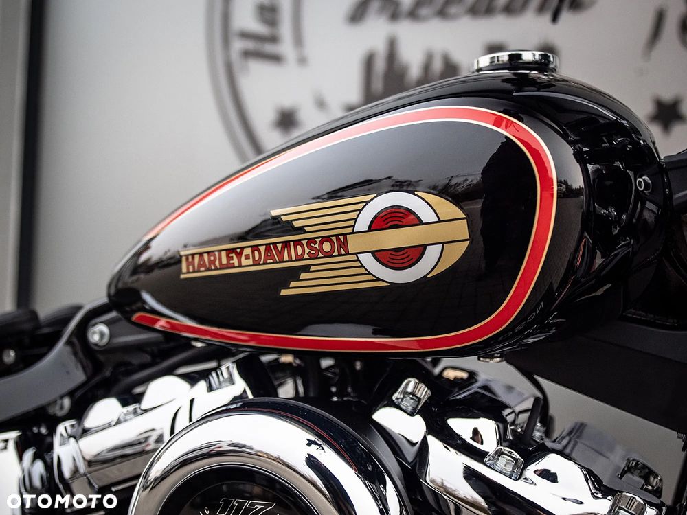 Harley-Davidson Softail Street Bob - 20